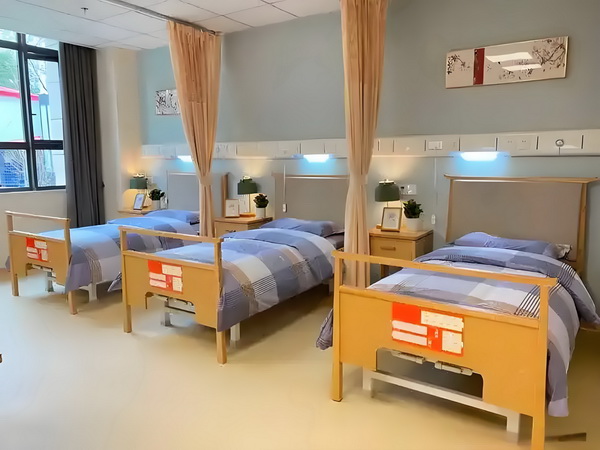 深圳2025入深户条件_汪小菲带儿女到内蒙古，玥儿骑马他牵马 平衡寻找点：汪小菲带儿五、