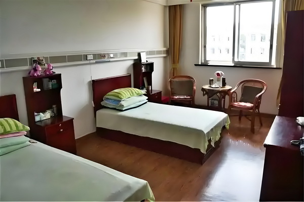深圳的户口好落吗_黄奕女儿不读书想去韩国当练习生，颜值是硬伤 吸引消费体店老年人参与实
